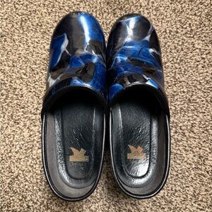 Dansko Women's XP 2.0 Marble Swirl Patent Leather Slip-On Clog - Size 39